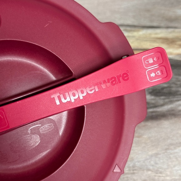 Tupperware Microwave Pressure Cooker - Picture 3 of 5